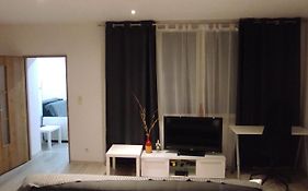 City Center Apartment 45M, 1 Bedroom And 1 Living Room With Kitchen Plus Bathroom, A Perfect Family Friendly Place Or For Home Office And A Longer Stay, A Proper Office Desk With Business Chair Provided, 100M From Market Square And Vistula River